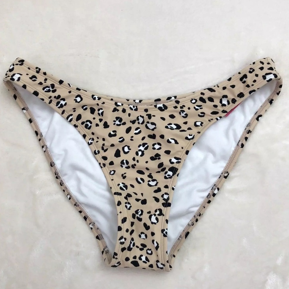 •Size M or L• New Target Xhilaration High Leg Scoop Waist Leopard Swim Bottom